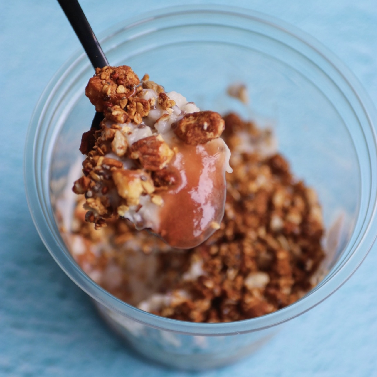 Power oatmeal med jordbær og rabarber